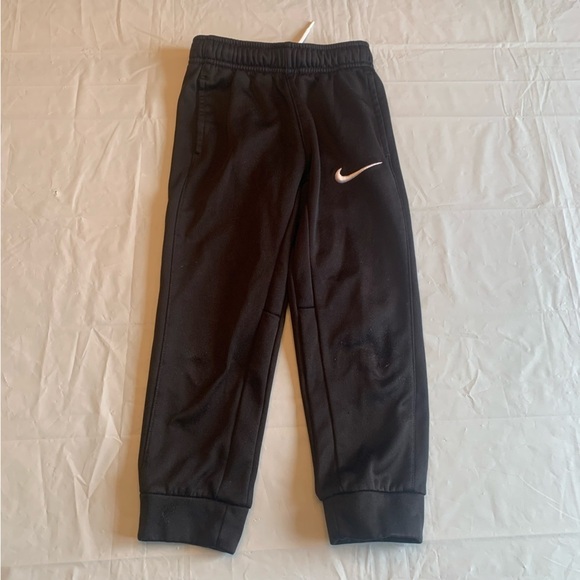 Nike dry fit kids  black sweatpants size 5/6 years - Picture 1 of 8